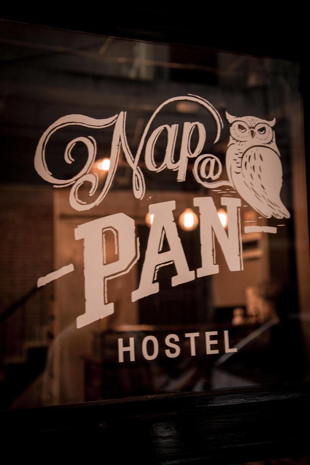 Nap@Pan Hostel Silom Bangkok Buitenkant foto